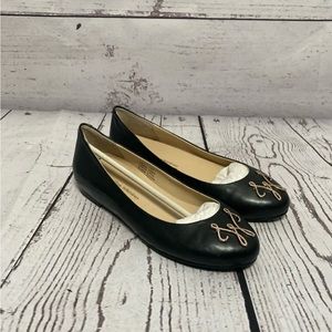 Sir William Whittlesey Flat Shoes Womens Size 8 Black Leather Logo Ballet